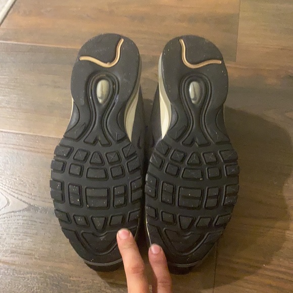 Air maxes - Picture 4 of 6